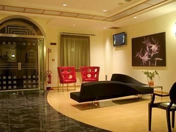 Cerri Hotel2