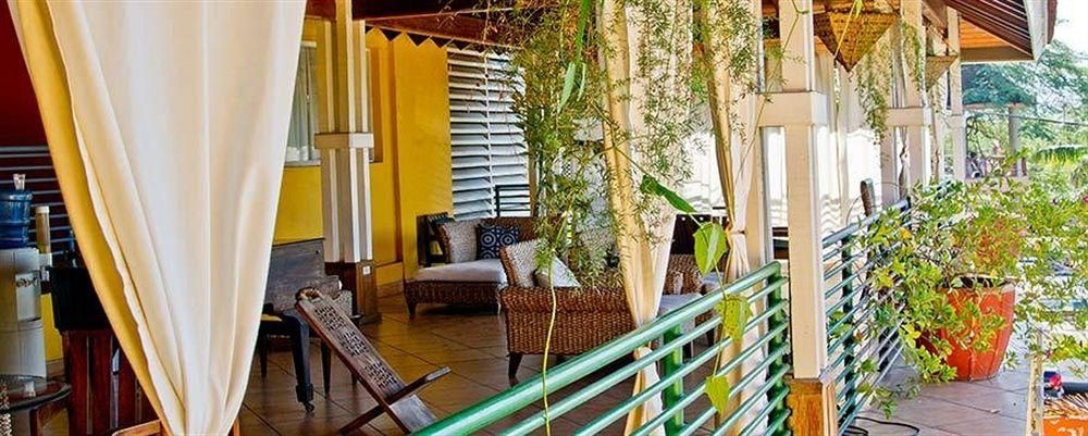 Altamont West Hotel0