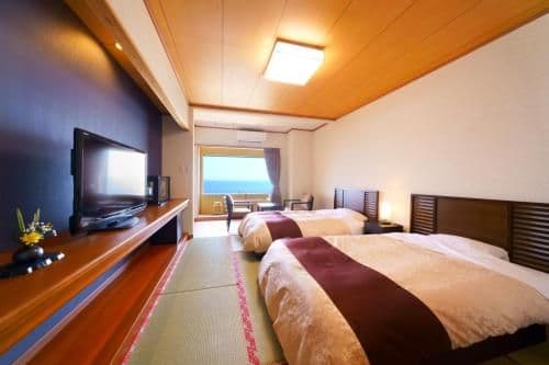 Twin Room with Tatami Area with Open Air Bath