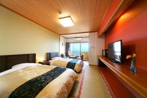 Twin Room with Tatami Area with Open Air Bath