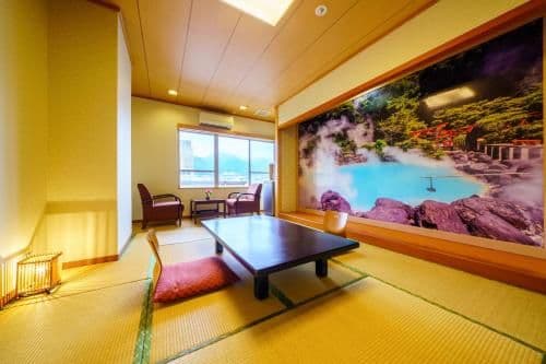Japanese-Style Room with City View and Shared Bathroom
