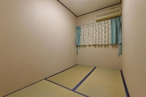 Japanese-Style Family Room