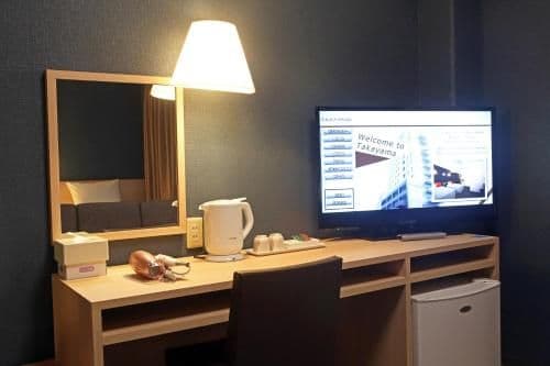 Twin Room with Sofa Bed - Non-Smoking