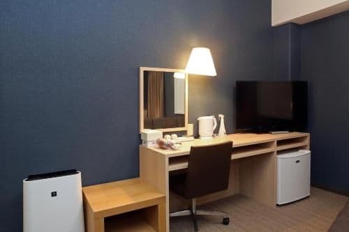 Twin Room with Sofa Bed - Non-Smoking