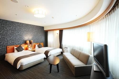 Premium Corner Twin Room with Park View - Non-Smoking