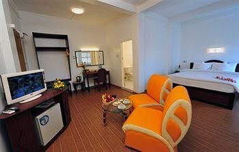 Clover Hotel3