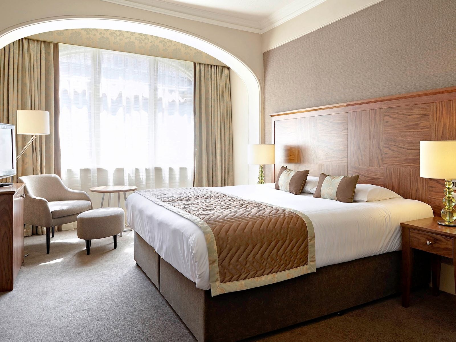 Mercure Farnham Bush Hotel2