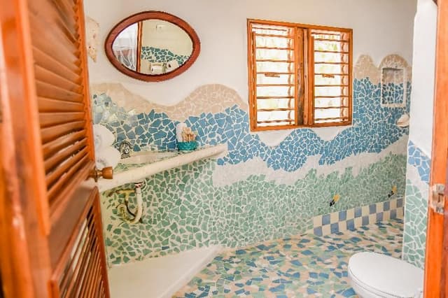 LODGE TWO DOUBLE BEDS