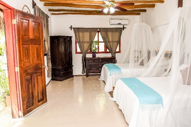BUNGALOW TWO DOUBLE BEDS