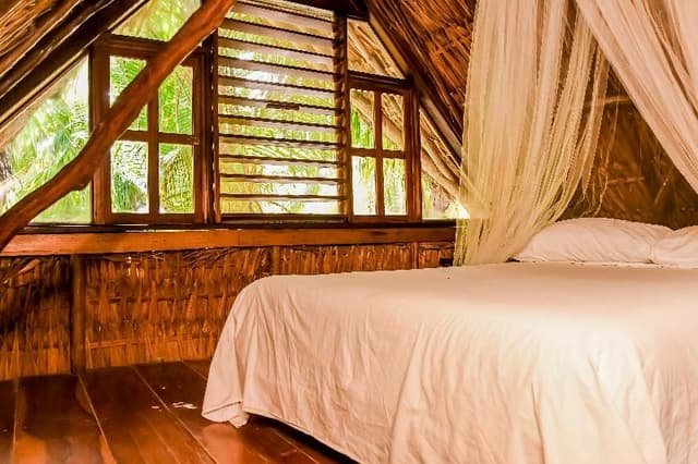 LODGE TWO DOUBLE BEDS