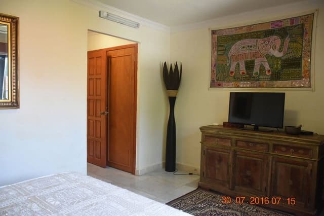 SUITE KING SIZE BED