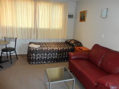 Superior One-Bedroom Apartment