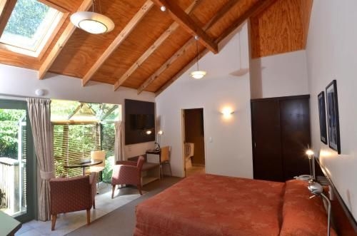 เรนฟอเรสต์รีทรีต (Rainforest Retreat)3