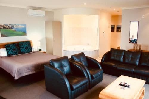 Ocean View Premium Studio with Spa Bath