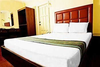 Hotel La Corona de Lipa1