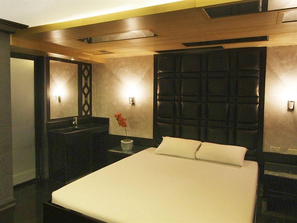 Victoria Court Gil Puyat1