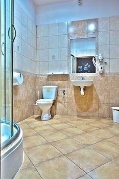 Nathans Villa Hostel Warsaw3