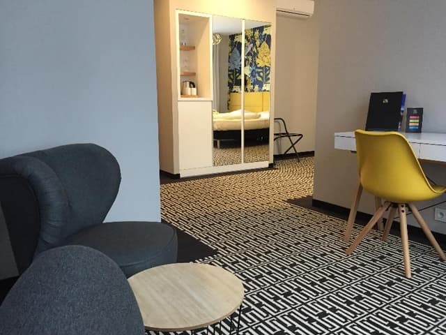 FAMILY ROOM STANDARD
