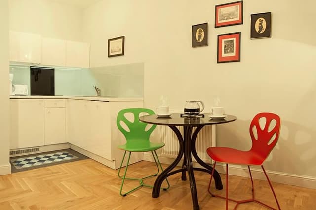 APARTMENT CAPACITY 4