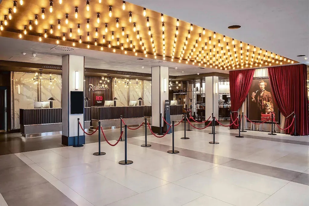 เรดิสัน โฮเทล แอนด์ คอนเฟอเรนซ์ เซนเตอร์ ลอนดอน ฮีทโธรว์ (Radisson Hotel & Conference Centre London Heathrow)1