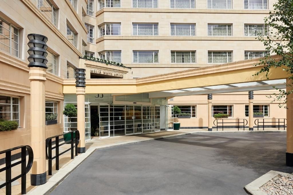 เมเลีย ไวท์ เฮาส์ อพาร์ตเมนท์ (Meliá White House Apartments)0