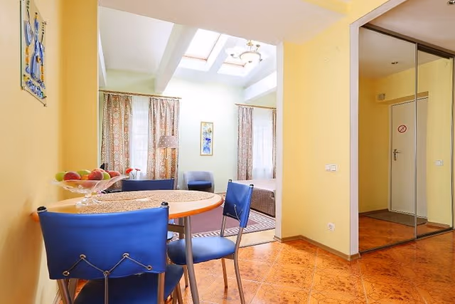 FAMILY ROOM STANDARD