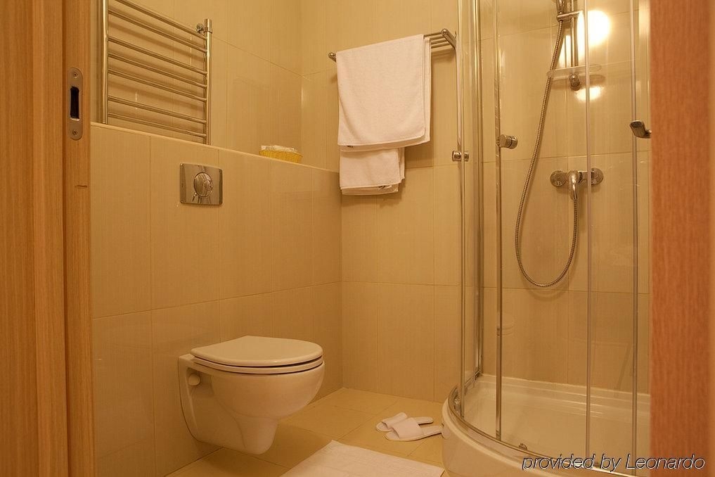 Triumph Hotel4