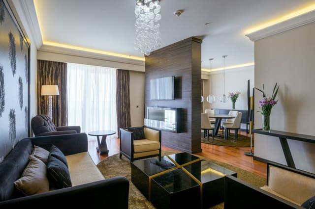 SUITE EXECUTIVE