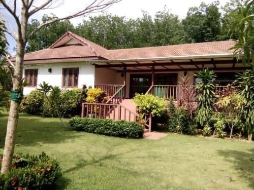 Three-Bedroom House with Private Pool