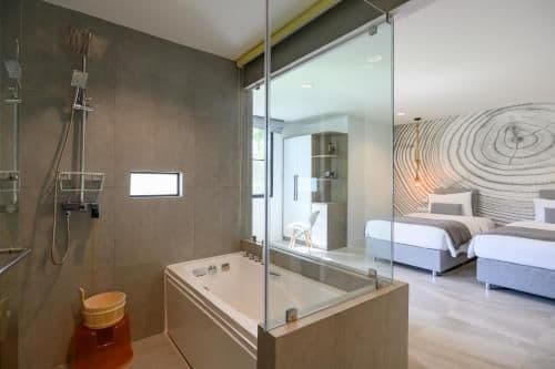 Embassy Suite Six Bedrooms Duplex