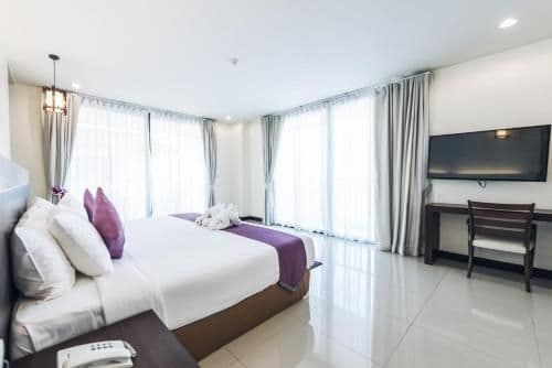 Suite with Pool View