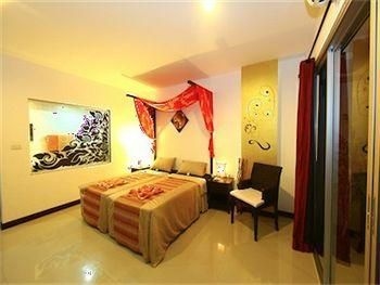 โรงเเรม โกลเด้น เฮาส์ (Golden House Hotel)2