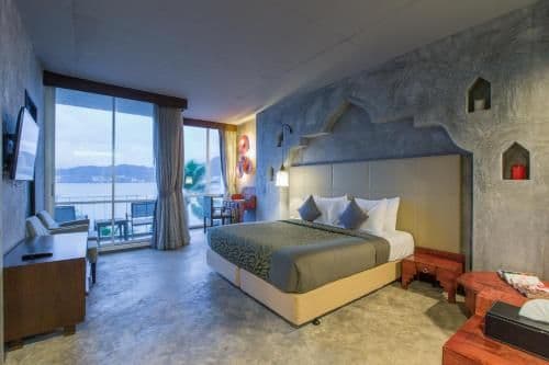 Deluxe Double Studio with Sea View and Spa Bath
