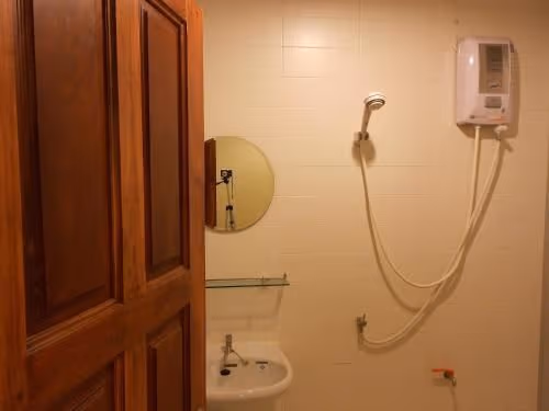 Connecting Room