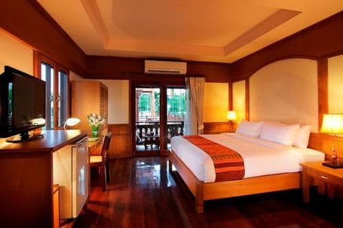 Superior King Room with Pool View
