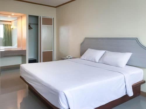 Deluxe Double Room with Bathtub