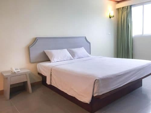 Deluxe Double Room with Bathtub
