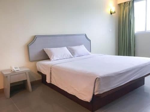 Deluxe Double Room with Bathtub