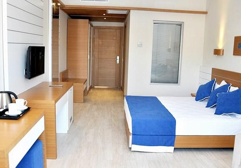 Jasmin Beach Hotel1
