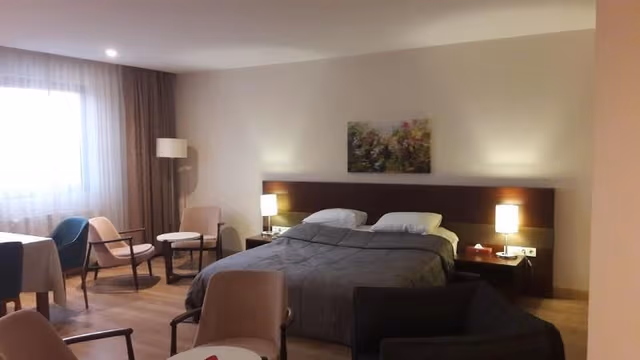 SUITE DELUXE KING BED