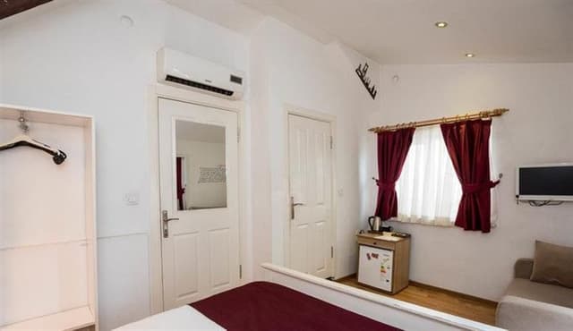 DOUBLE WITH BALCONY