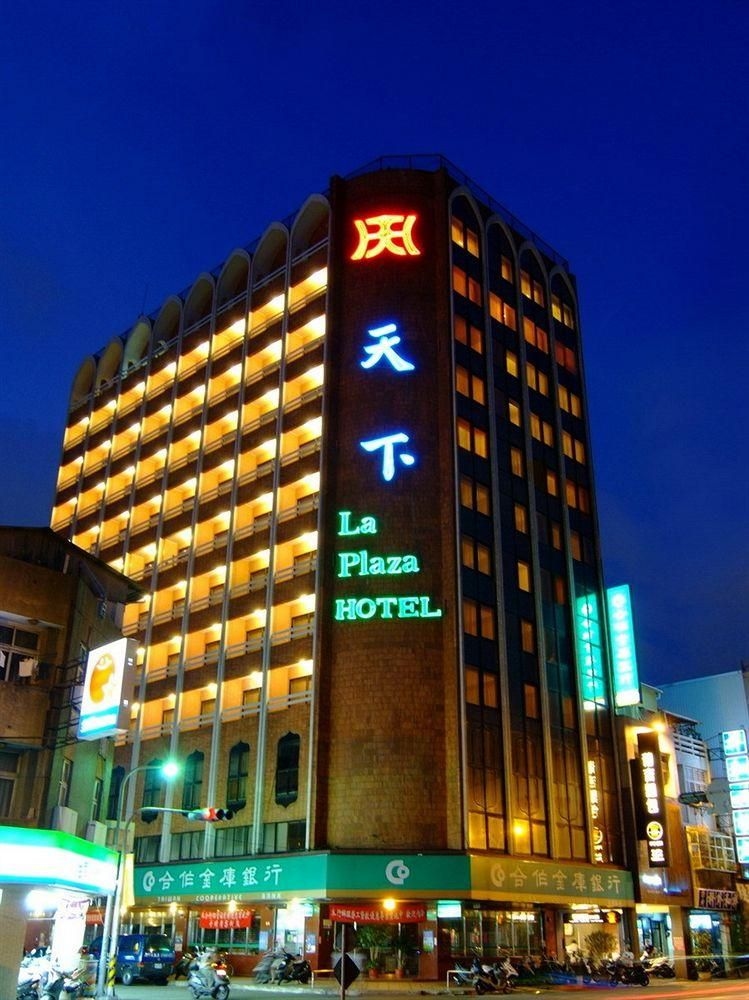 La Plaza Hotel1