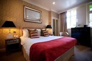 Careys Manor & Senspa3