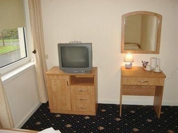 Adamton House Hotel0
