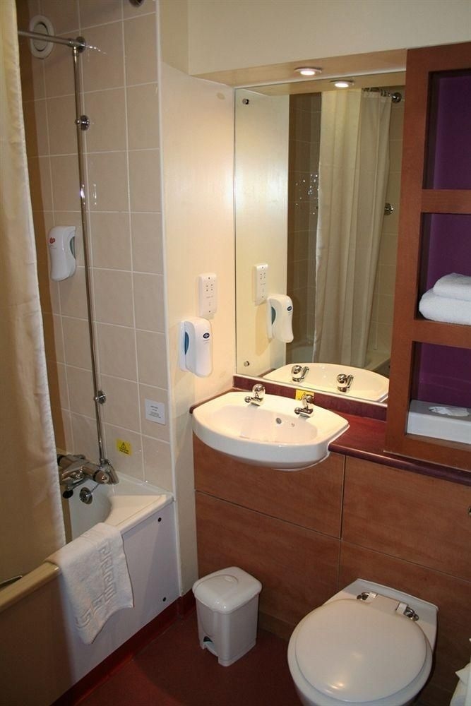 เดย์ อินน์ บาย วินด์แฮม แคนน็อค นอร์ตัน เคนส์ M6 โทล (Days Inn by Wyndham Cannock Norton Canes M6 Toll)1