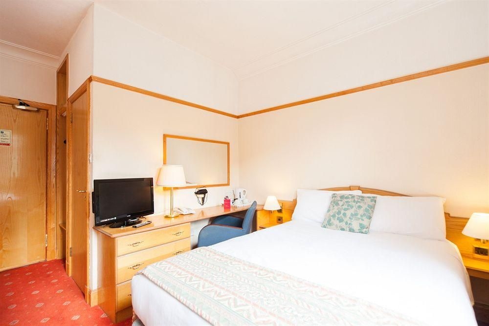 Abington Hotel1