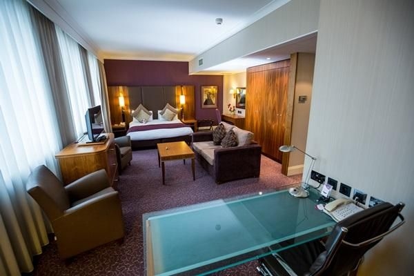 Crowne Plaza London Ealing4