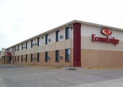 Econo Lodge Interstate 35 Exit 1832