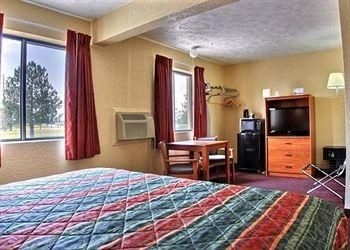 Econo Lodge Interstate 35 Exit 1834