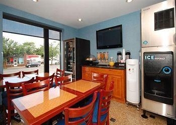 Quality Inn Floral Park1